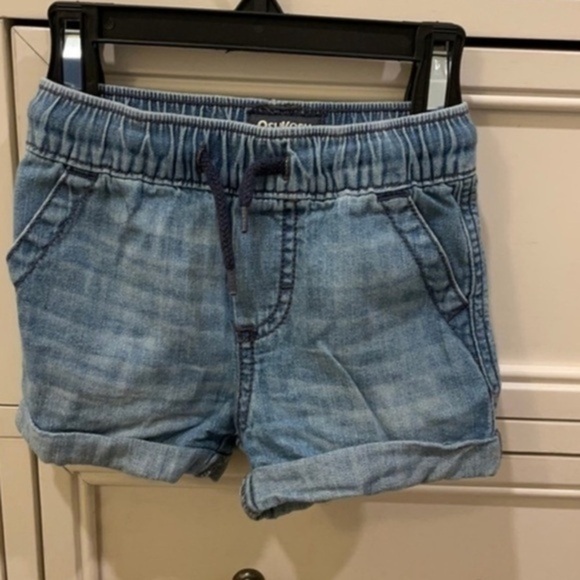 OshKosh B’gosh Shorts - Picture 1 of 1